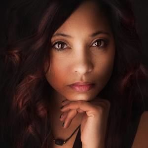 Meet your Posher, Dominique